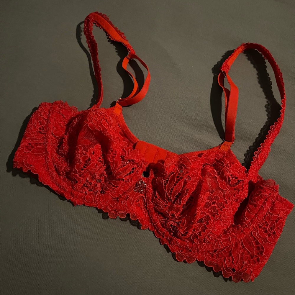 Lightly used SAVAGE X FENTY lace balconette bra